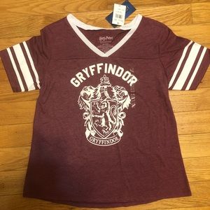 NWT GRYFFINDOR T-SHIRT